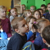 Czytanie bajek w Oddziale Przedszkolnym Gminnego Przedszkola w Nowinach przy ulicy Łomżyńskiej