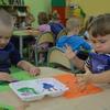   „Malowały dzieci paluszkami”- zajęcia plastyczne