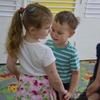 Świętujemy Dzień Dziewczynek- zabawy dzieci 3 i 4 letnich