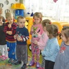 Świętujemy Dzień Dziewczynek- zabawy dzieci 3 i 4 letnich