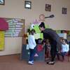 „Wiem, jak mądry przedszkolak zachowa się!” - rozmowa zaproszonego funkcjonariusza policji i strażnika miejskiego z dziećmi