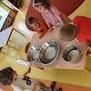 Zabawy z wodą: wodne pojazdy i dźwięki wody