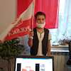 Klasa 3 A i ich biało-czerwone flagi