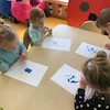 „Wodne potworki”- zabawa plastyczna 