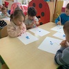 „Wodne potworki”- zabawa plastyczna 
