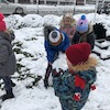 Pierwszy śnieg - zabawy w ogrodzie