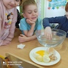 Zabawy badawcze z jajkiem 