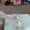 Jajko pływa, jajko tonie-zabawa badawcza