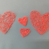 Młodzi technicy drukują ażurowe formy dekoracyjne długopisami 3D