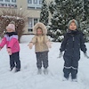 Zimowe zabawy w ogrodzie przedszkolnym 
