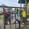 Wspólne zabawy na placu zabaw