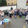 Przedszkolaki żegnają ,,Kwiatuszki
