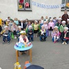 Przedszkolaki żegnają ,,Kwiatuszki